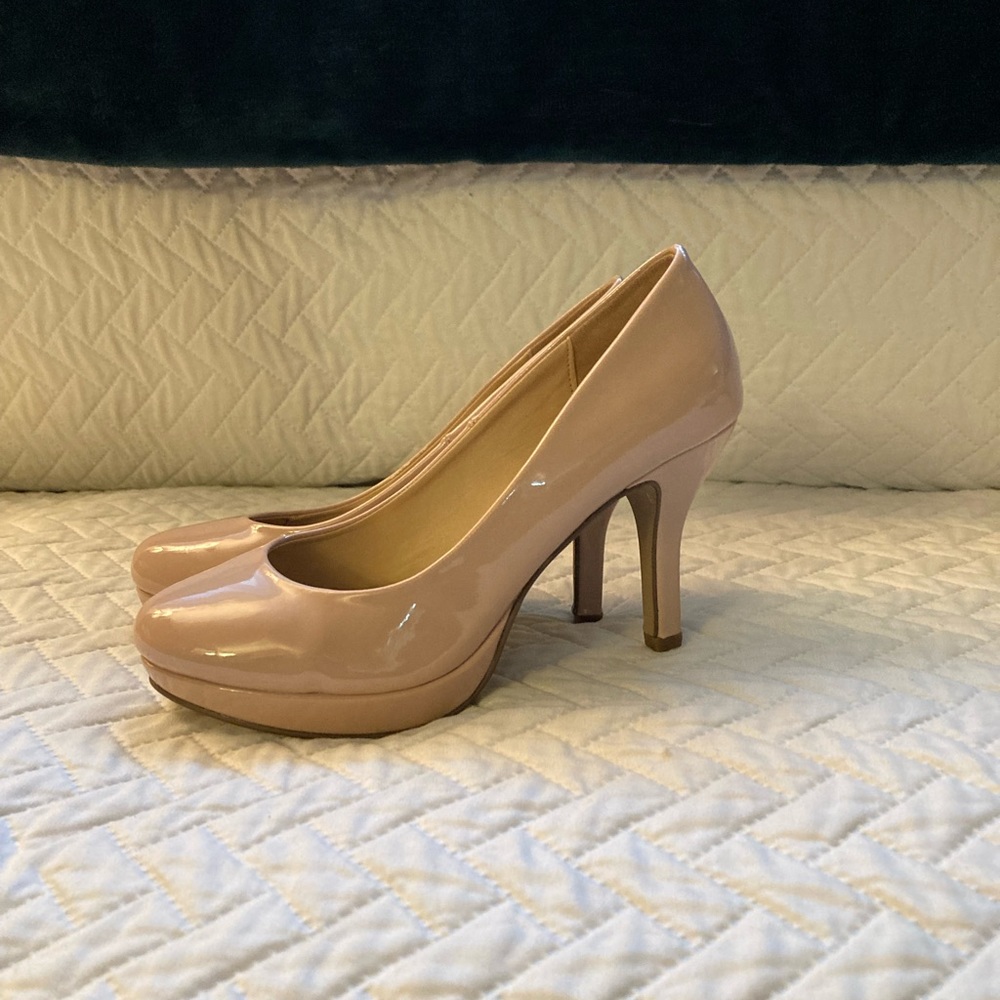 Nude pink and gold heels size 6 - Picture 8 of 11
